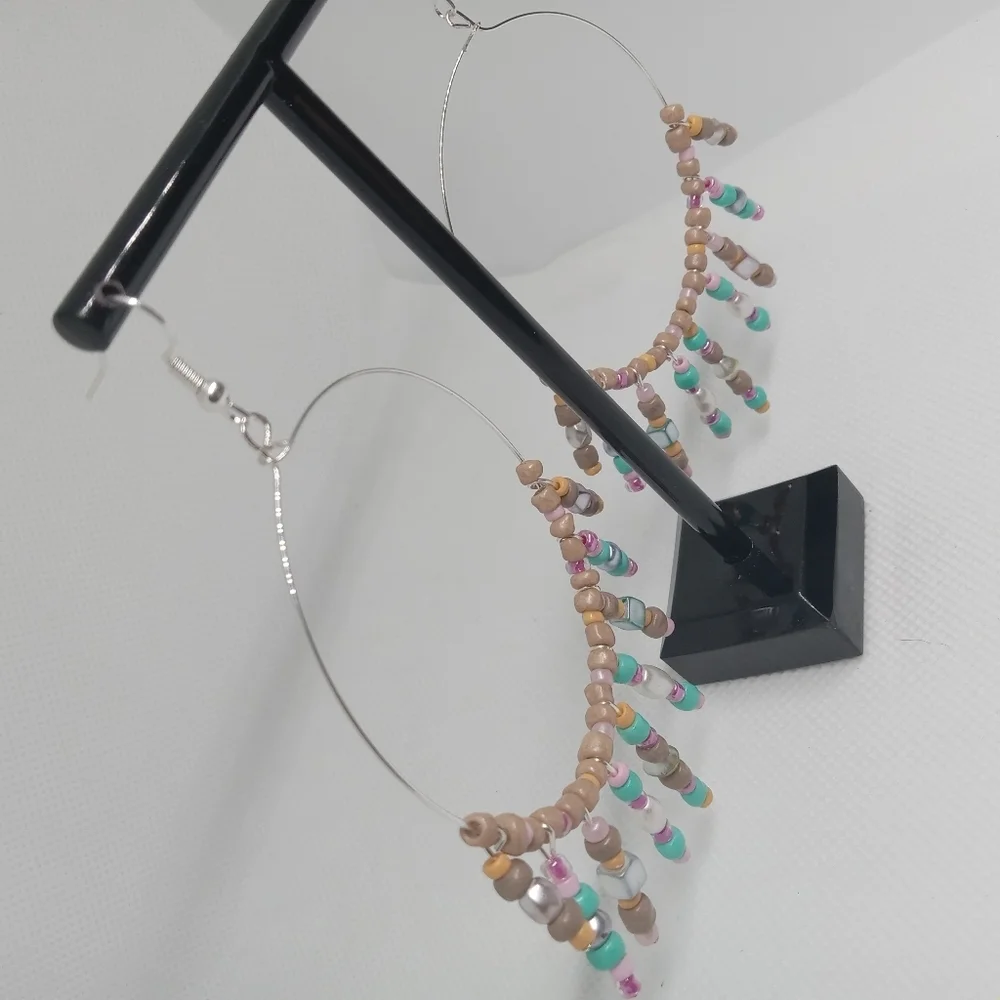 Hand Crafted Turquoise and Tan Beaded Necklace Set - Picture 12 of 16